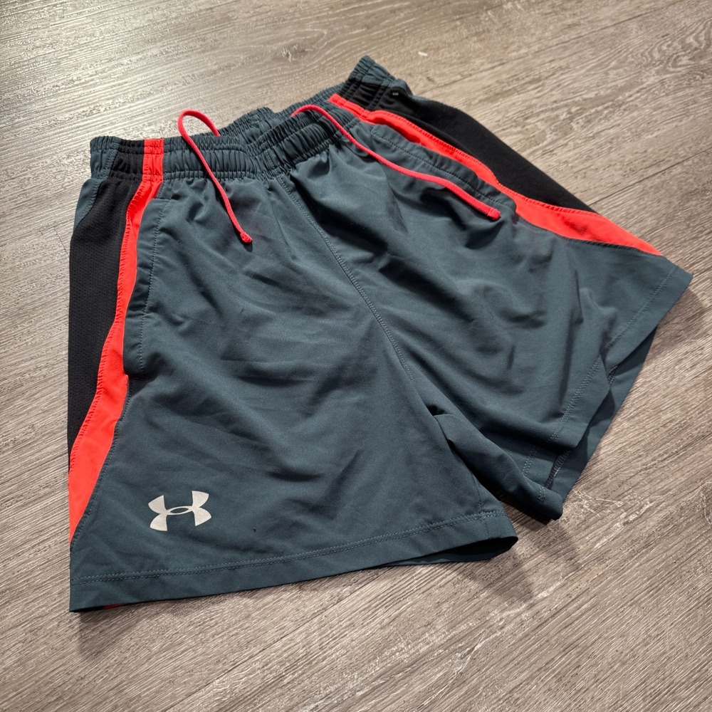 Under Armour Shorts Boys Small Gray‎ Orange Running Logo Workout Casual Boys
